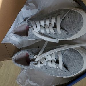 Women's Keds shoes BRAND NEW I. BOX light gray and white size 10
